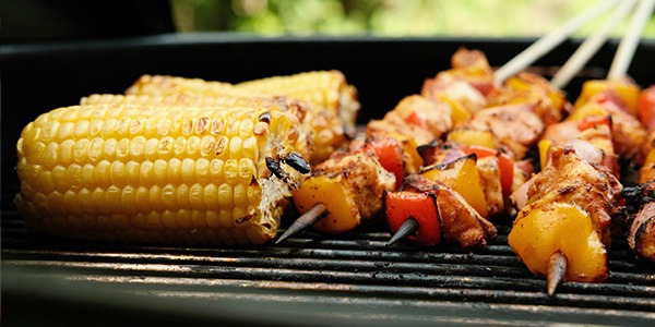 Aperitivos para barbacoa: ideas para empezar bien antes de las brasas