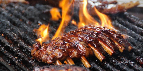 Cómo adobar costillas de cerdo para barbacoa